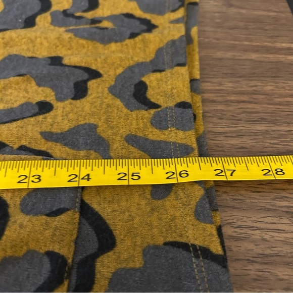 LOCO Leopard Print Mustard and Gray Women's Top S - Picture 10 of 11